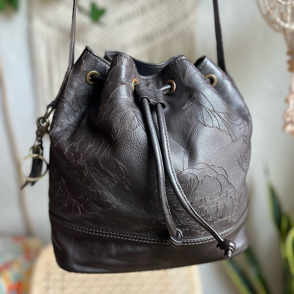 Frye & Co. Brown Leather Floral Embossed Bucket Bag Drawstring Crossbody Purse - Picture 14 of 15